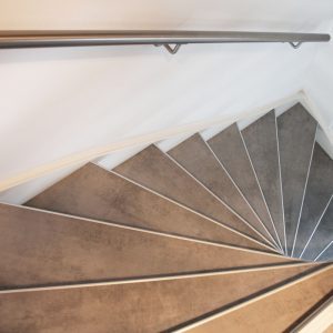 HPL laminaat traprenovatie in kleur concrete platinum
