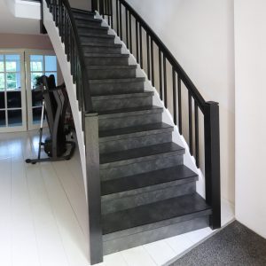 HPL laminaat traprenovatie in kleur Segovia Slate