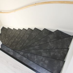 HPL laminaat traprenovatie in kleur Segovia Slate