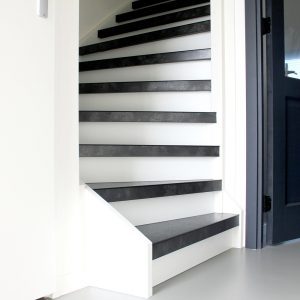 HPL laminaat traprenovatie in kleur Segovia Slate