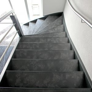 HPL laminaat traprenovatie in kleur Segovia Slate