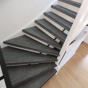HPL laminaat traprenovatie in kleur weave anthracite