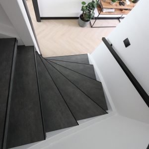 HPL laminaat traprenovatie in kleur weave anthracite