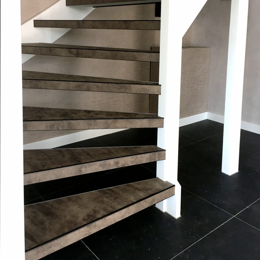 Slate Leather in de kleur Basalto