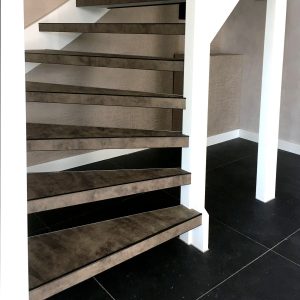 Slate Leather in de kleur Basalto