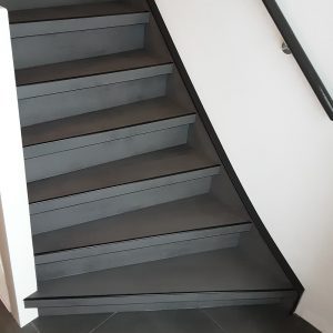 Traprenovatie HPL Concrete Grey Laminaat