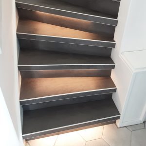 Traprenovatie HPL Concrete Grey Laminaat