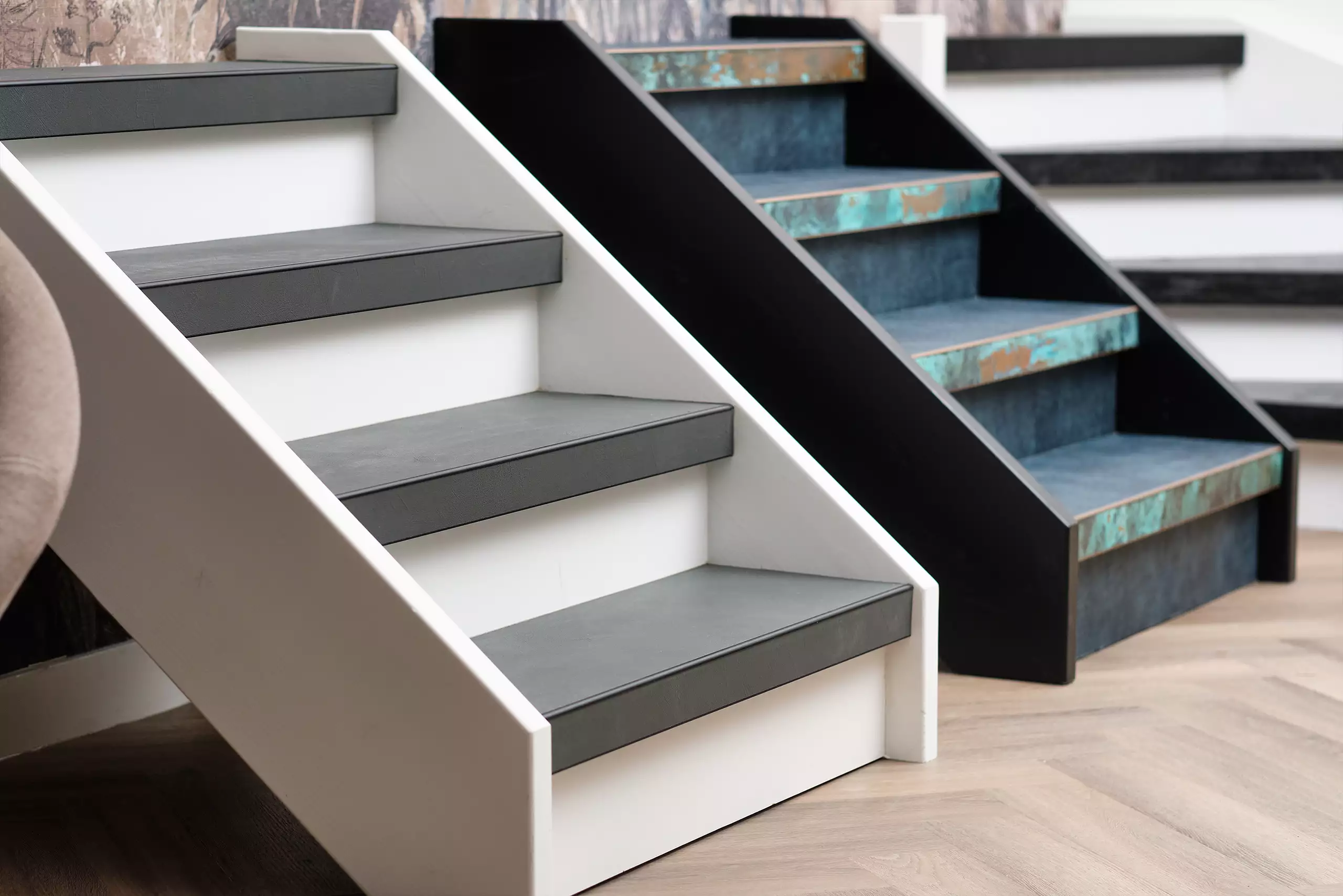Ruim assortiment aan trapbekleding in onze showroom
