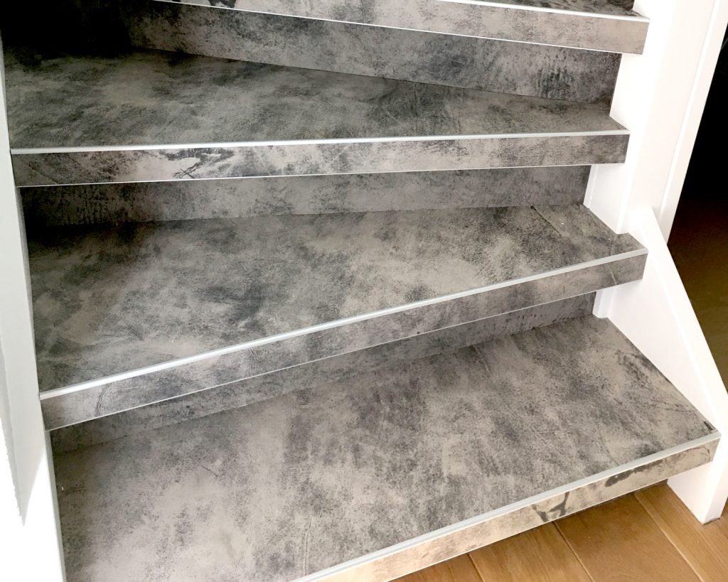 Dichte traprenovatie echt leren trapbekleding