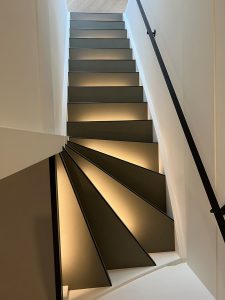 Traprenovatie betonlook met verlichting