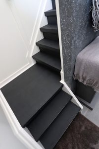 traprenovatie beton in de kleur RAL9017100