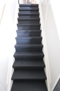 traprenovatie beton in de kleur RAL9017100