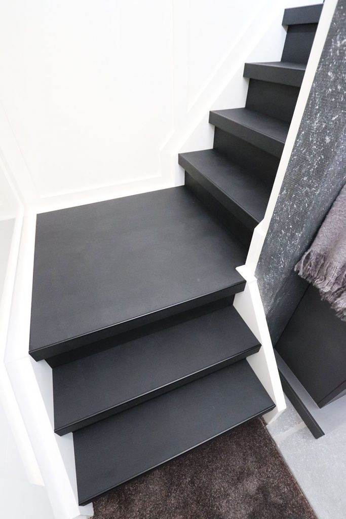 traprenovatie beton in de kleur RAL9017100