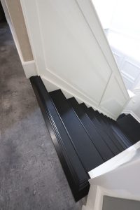 traprenovatie beton in de kleur RAL9017100