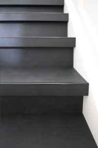 traprenovatie beton in de kleur RAL9017100