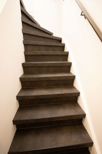 Traprenovatie leren trapbekleding