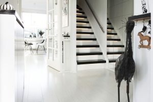 Paintwood Black glans traprenovatie