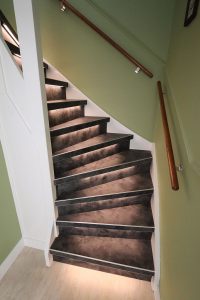 Leren trapbekleding met slate leather in de kleur Grafite