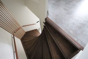 Houten traprenovatie Charcoal