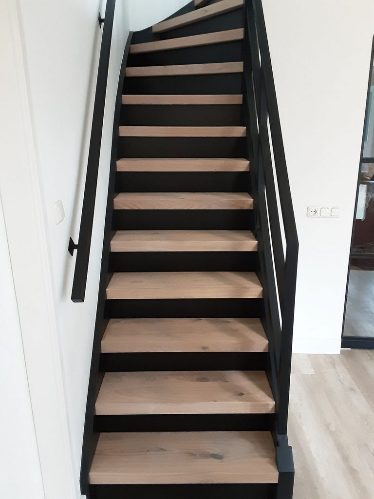 Houten traprenovatie White