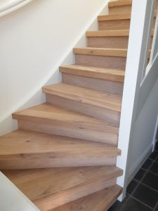 Houten traprenovatie White