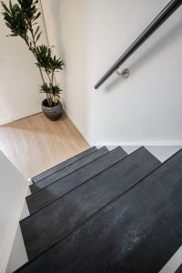 Laminaat traprenovatie dichte trap