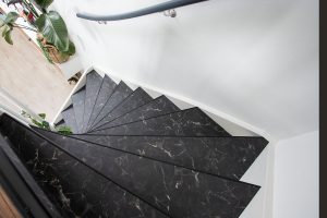 Traprenovatie met echt natuursteen