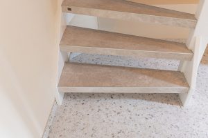 Open traprenovatie met echt natuursteen