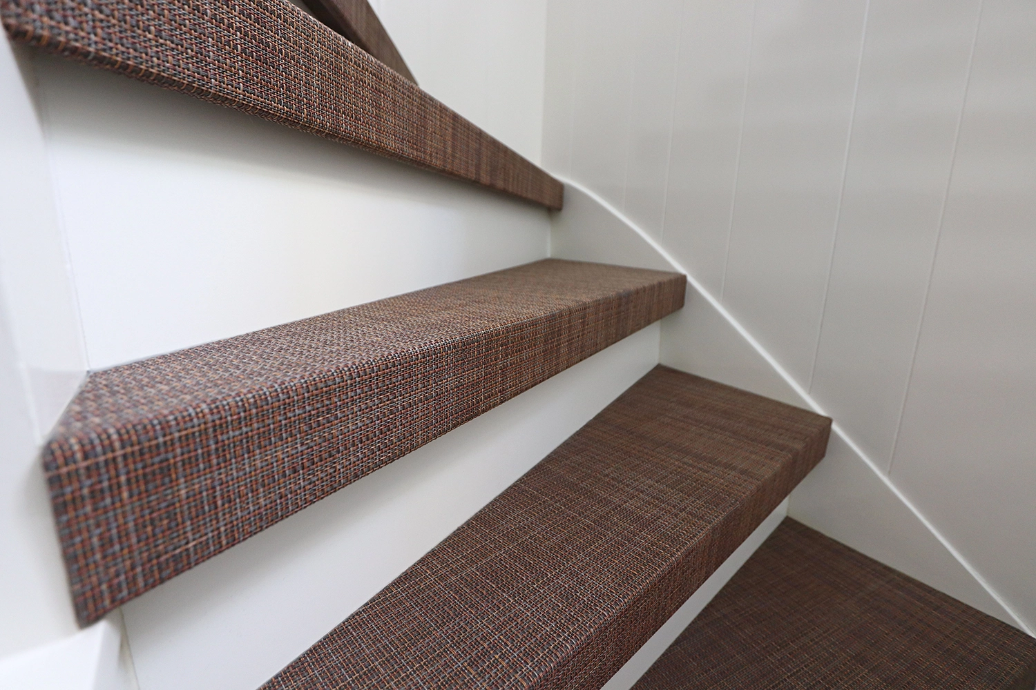 Dichte traprenovatie met overzettreden van DynaWeave Spice