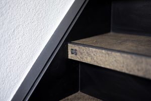 Leren traprenovatie dichte trap