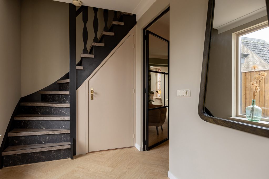 Dichte traprenovatie met PVC