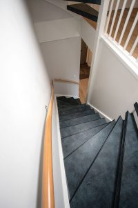 Zaffiro - Blauw Leer op trap - Almere