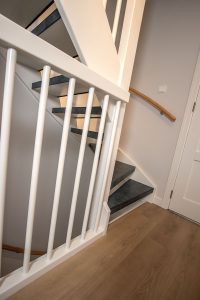 Zaffiro - Blauw Leer op trap - Almere