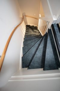 Zaffiro - Blauw Leer op trap - Almere