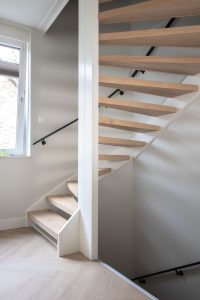 traprenovatie hout - houten open trap