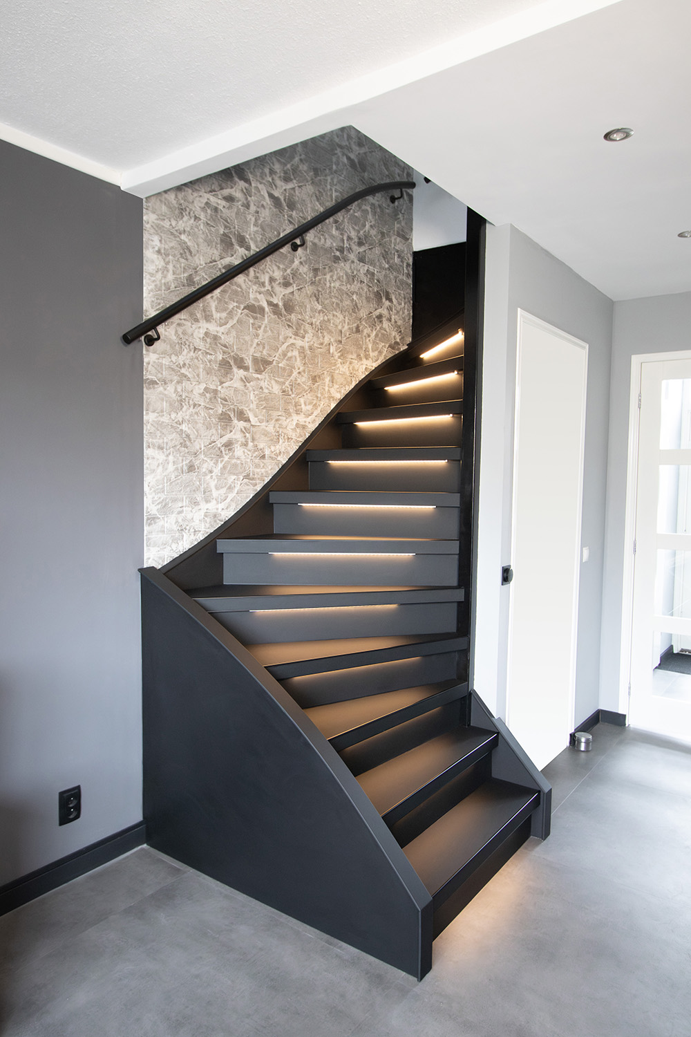 Zwart leren trapbekleding