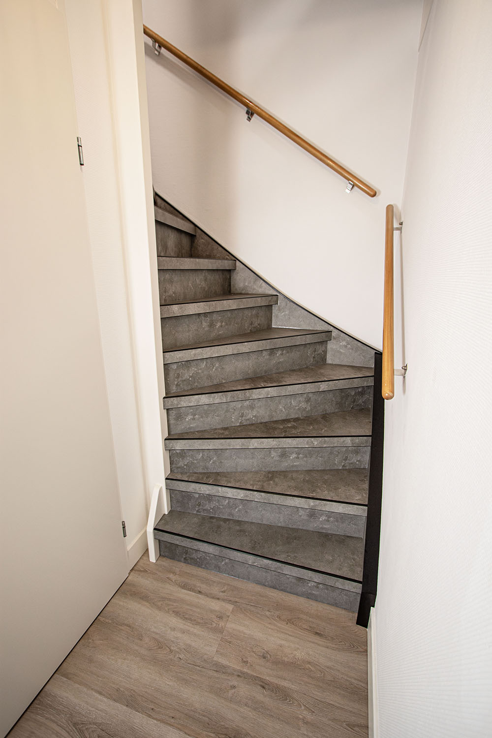 PVC traprenovatie Palermo Grigio Naarden