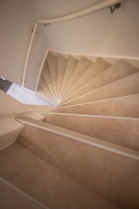 almond-granada-hpl-trap-aluminium-profiel