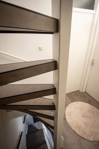 Bronze Granada HPL Traprenovatie