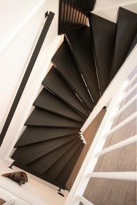 Brushed Black HPL traprenovatie