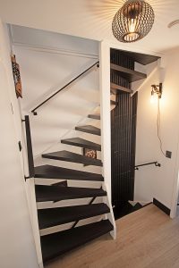 Brushed Black HPL traprenovatie