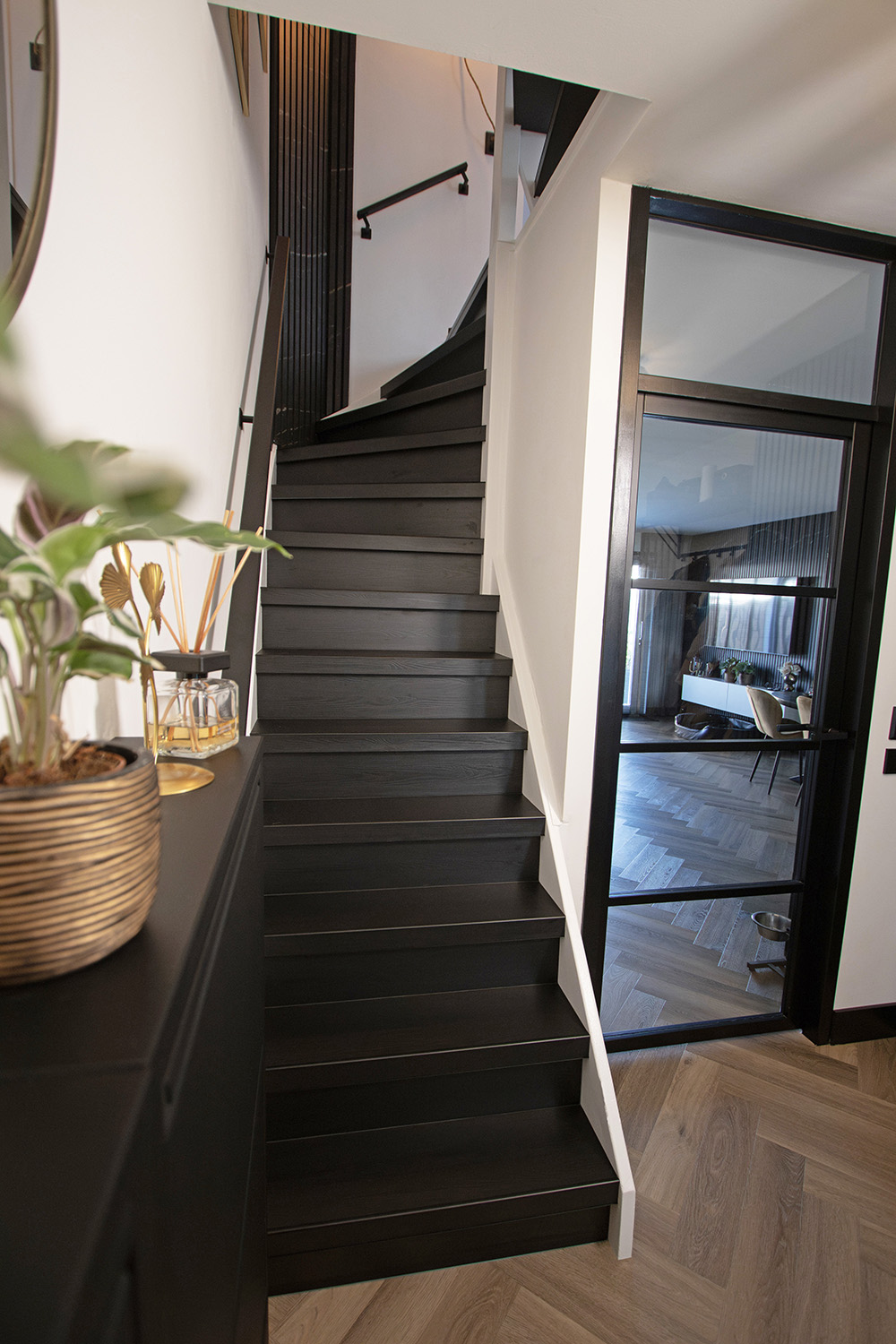 Brushed Black HPL traprenovatie