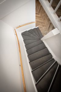 PVC traprenovatie steenlook in Boskoop