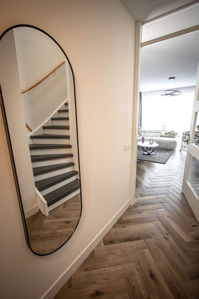 PVC traprenovatie steenlook in Boskoop