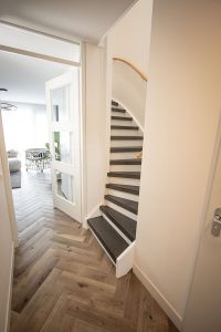 PVC traprenovatie steenlook in Boskoop