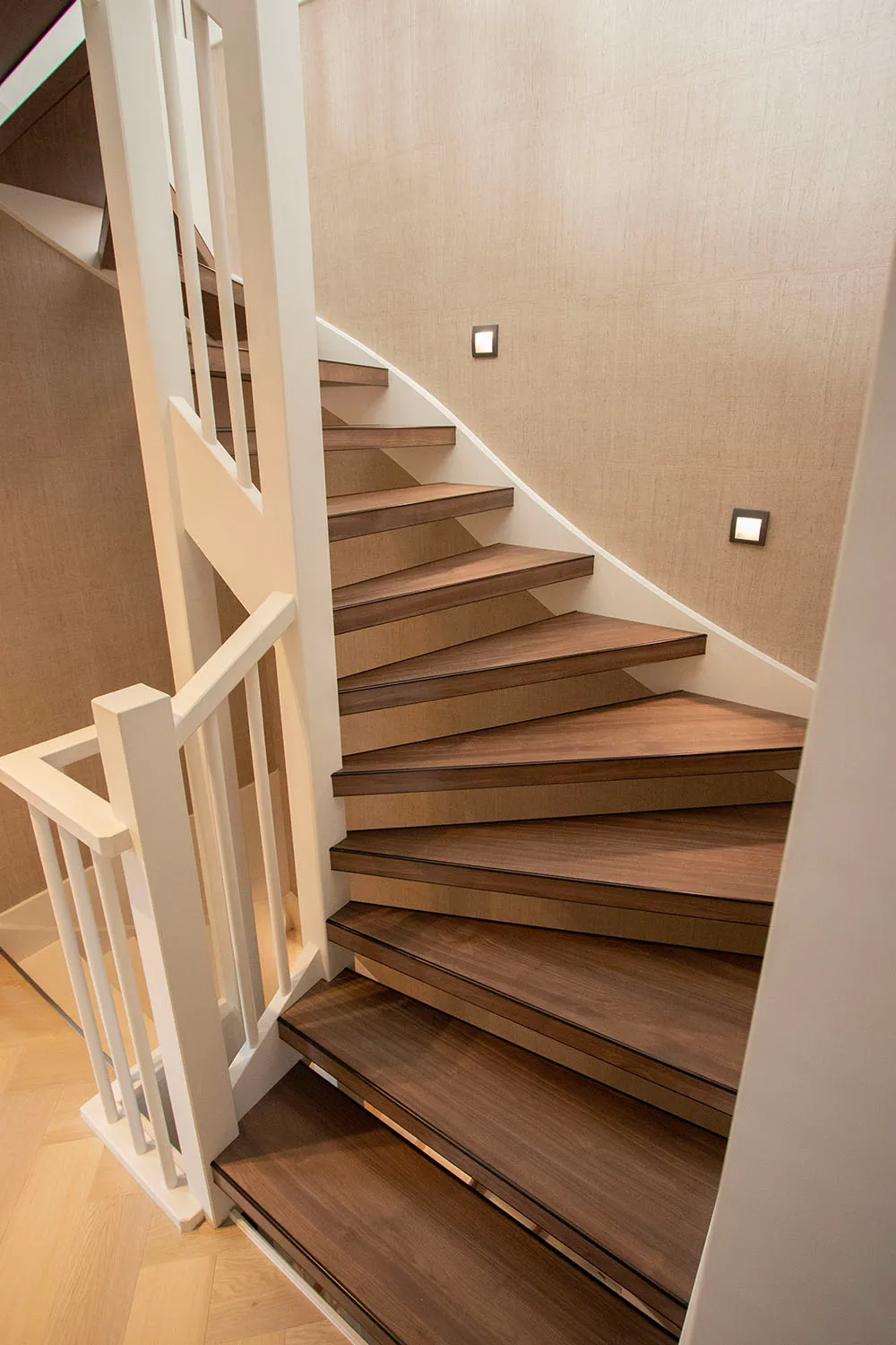 Traprenovatie met HPL laminaat in de kleur ‘Suleiman Juz’