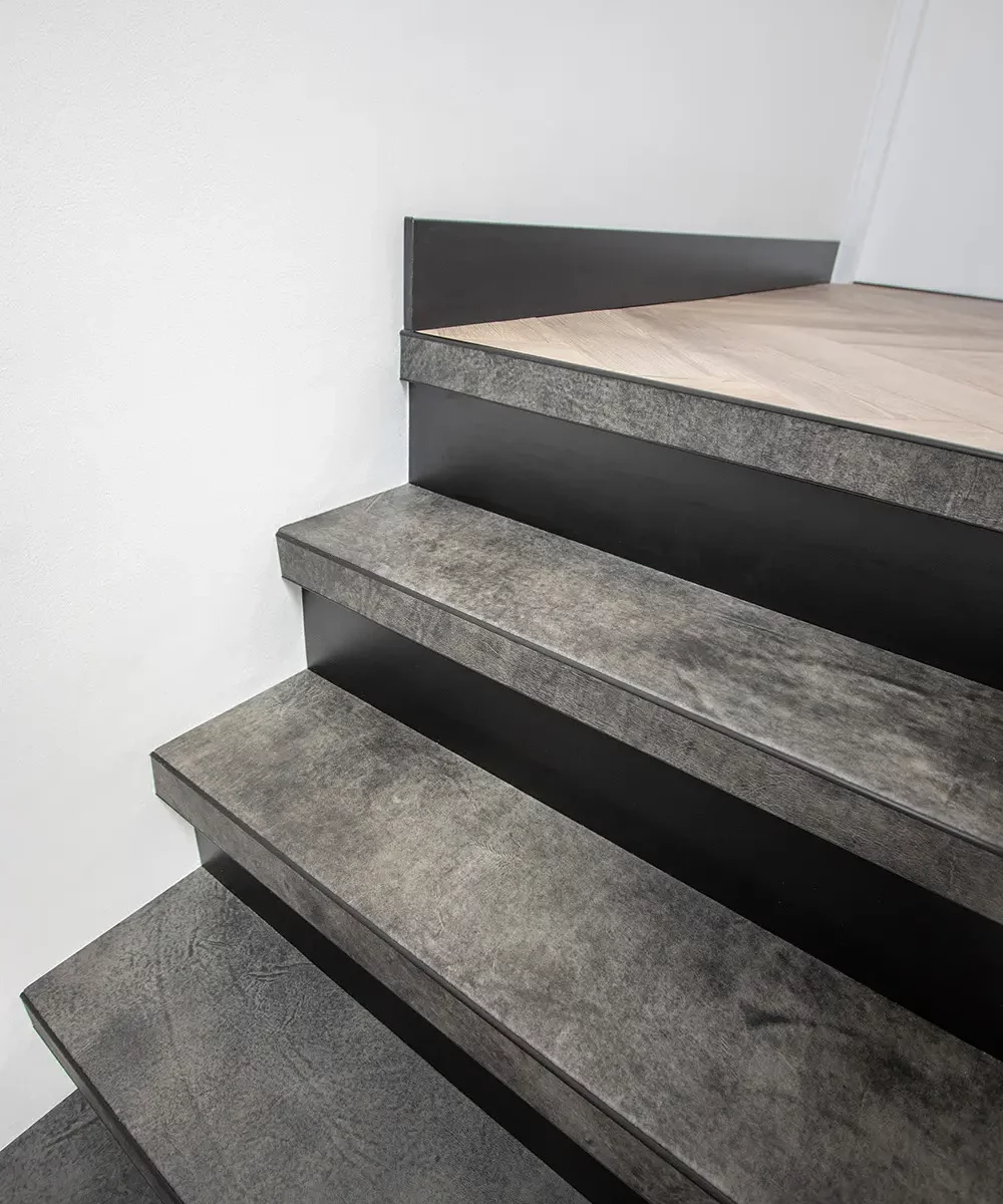 Trap bekleden met leren trapbekleding
