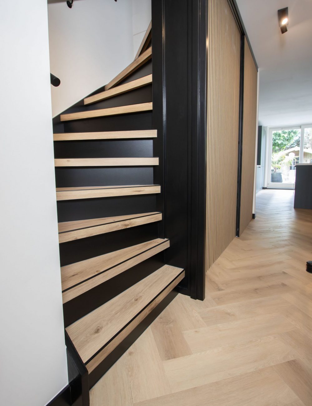 Traprenovatie pvc dichte trap Wat kost een traprenovatie?
