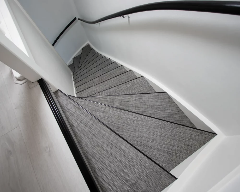 Woven trapbekleding Titanium Torrent